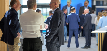 Universal Robots und Mobile Industrial Robots eröffnen Robotik-Hub