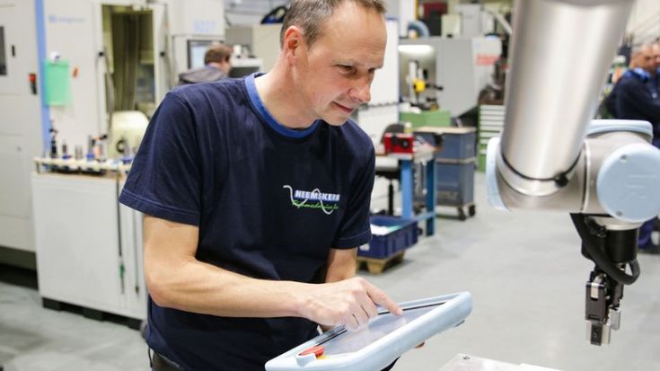 Intuitive Programmierung ohne jegliche Vorkenntnisse? Mit unseren Cobots wird das zur Realität. 
