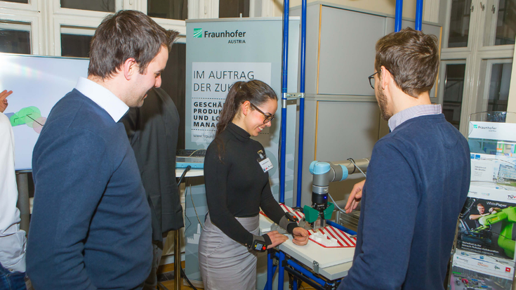 Titanilla Komenda arbeitet als Robotik-Ingenieurin bei der Fraunhofer Austria Research GmbH.