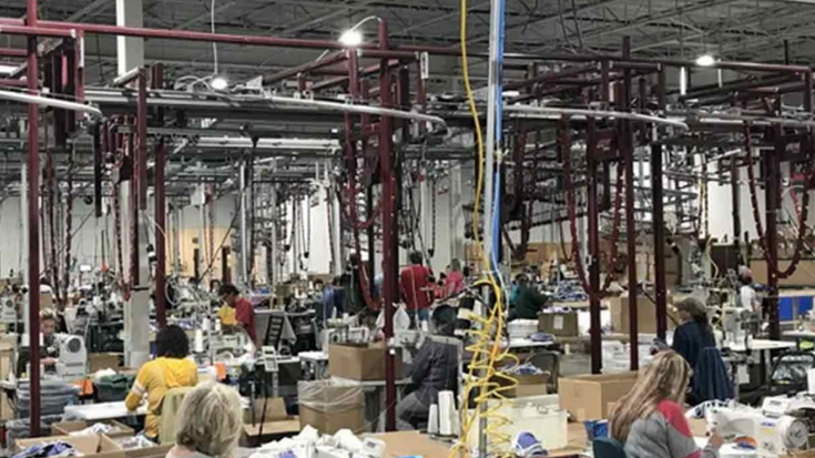 HomTex konnte seine Produktion dank Cobots erweitern und erwartet dadurch zwischen 80 und 120 neue Jobs schaffen zu können.