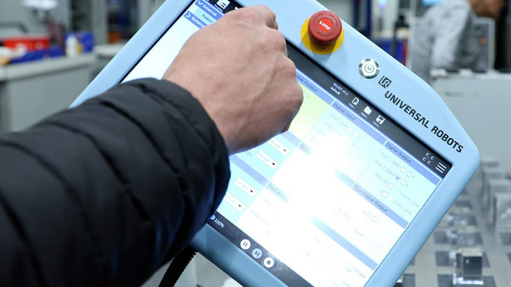 Mithilfe unsere Cobots hat RM Precision seine Produktivität mehr als verdreifacht, als der Bedarf nach Komponenten für Beatmungsgeräte in die Höhe geschossen war.