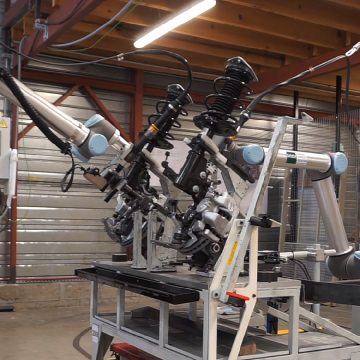 Nut running requirements vary depending on torque range, accessibility, and tool integration. Collaborative robots used in automotive fastening are typically selected based on their reach, payload, and ability to support precise torque‑controlled tools.