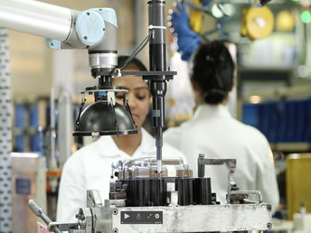 Robots de farmacia: cómo los cobots colaboran con las industrias farmacéuticas