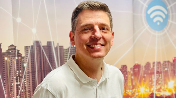Kay Pohl, Continuous Improvement Analyst bei TE Connectivity, glaubt an das Potenzial von Cobots.
