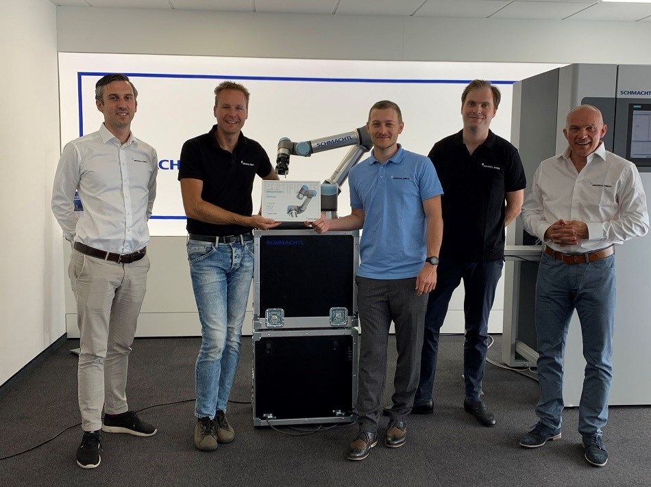 Mit dem Angebot der Cobots von Universal Robots unterstreicht unser Distributor Schmachtl seine jahrzehntelange Kompetenz im Bereich der Industriellen Automation. 