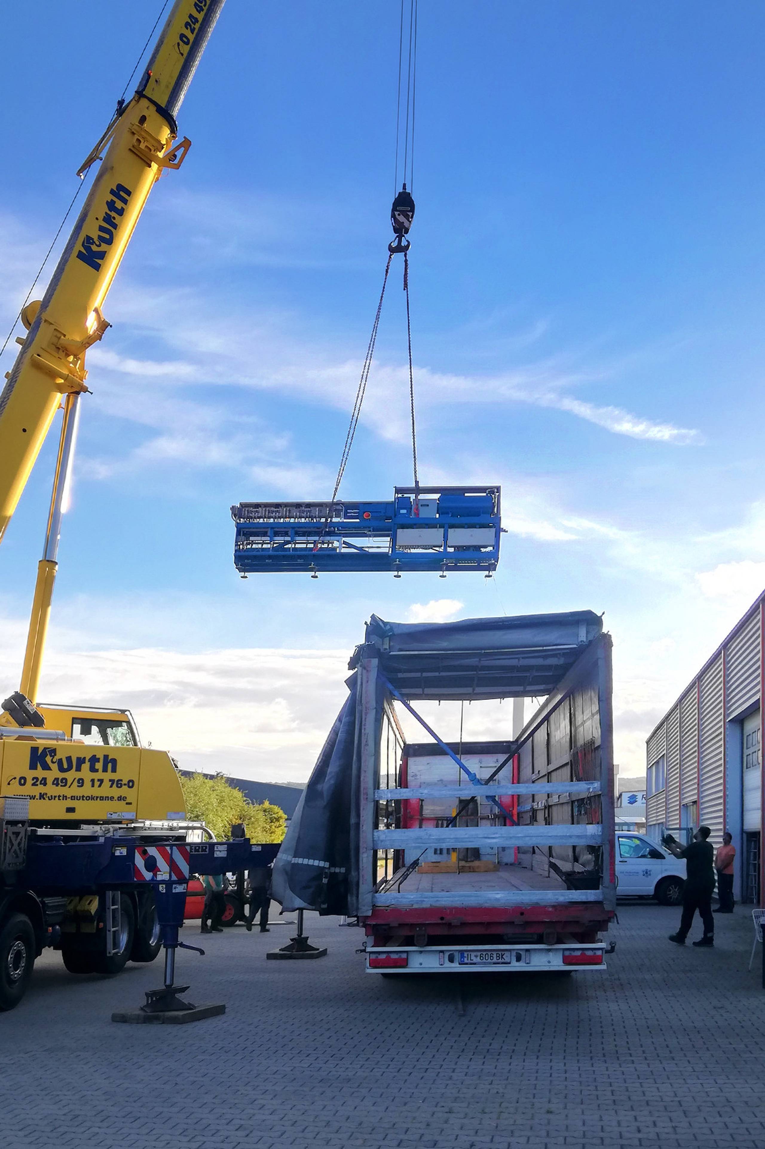 Verladung eines FEDDEM Extruders