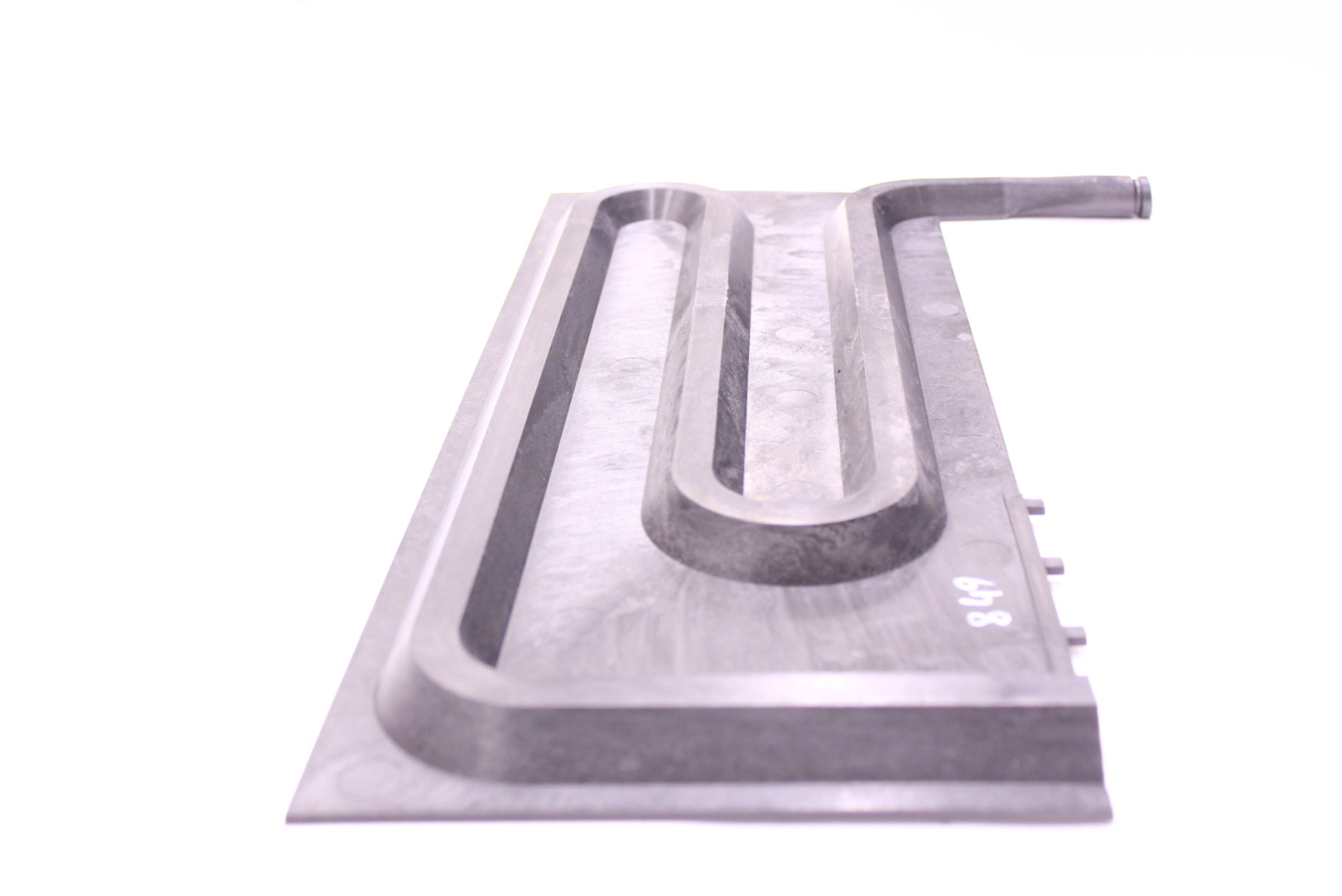 SPE_Plastic Innovation-Audi-Engel-Akro-Geschlossene duennwandige Kanalgeo im 1-shot-Prozess