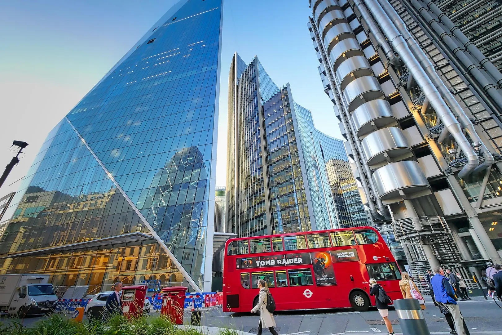 England-red-bus