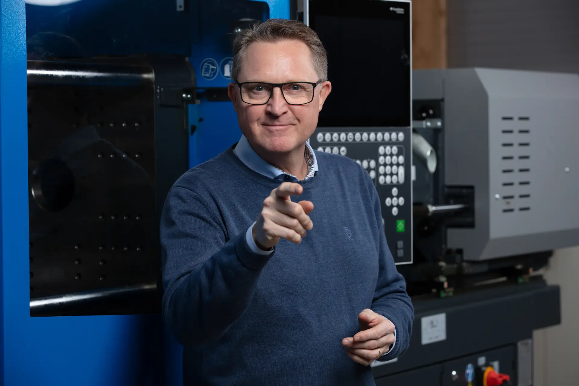 Magnus Lundh looking at you and pointing