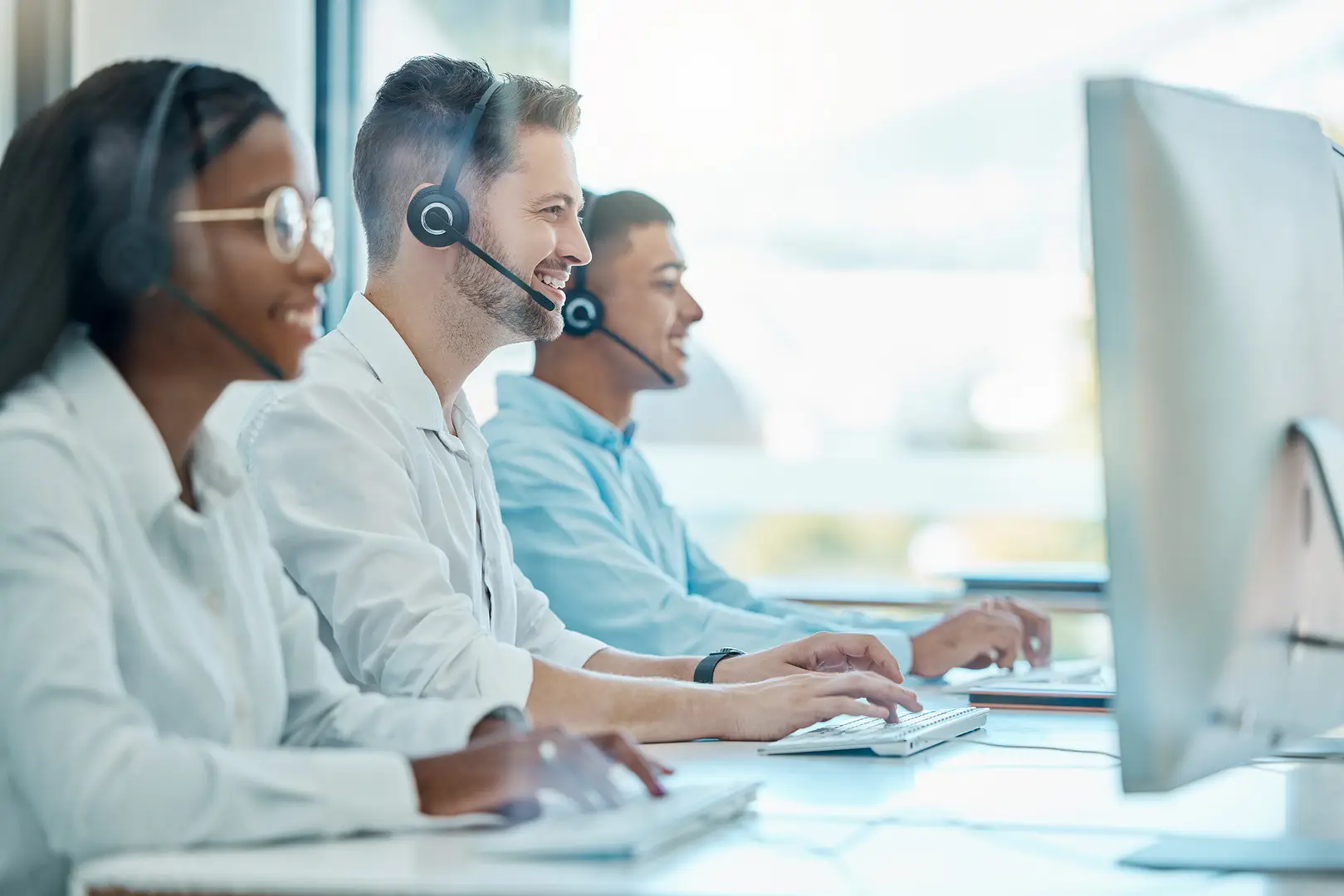 Call center team, telemarketing and computer consulting, crm contact us and customer support, servi.