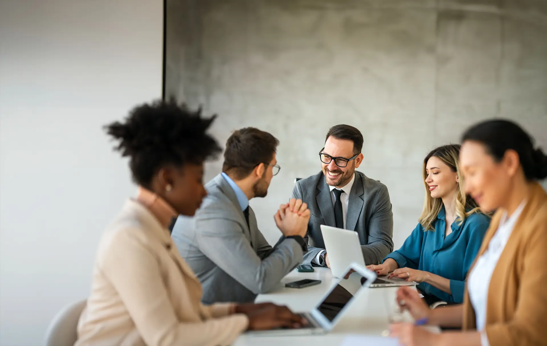 teaser-contact_meeting_home