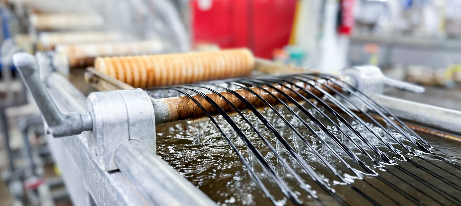 img-header-extrusion