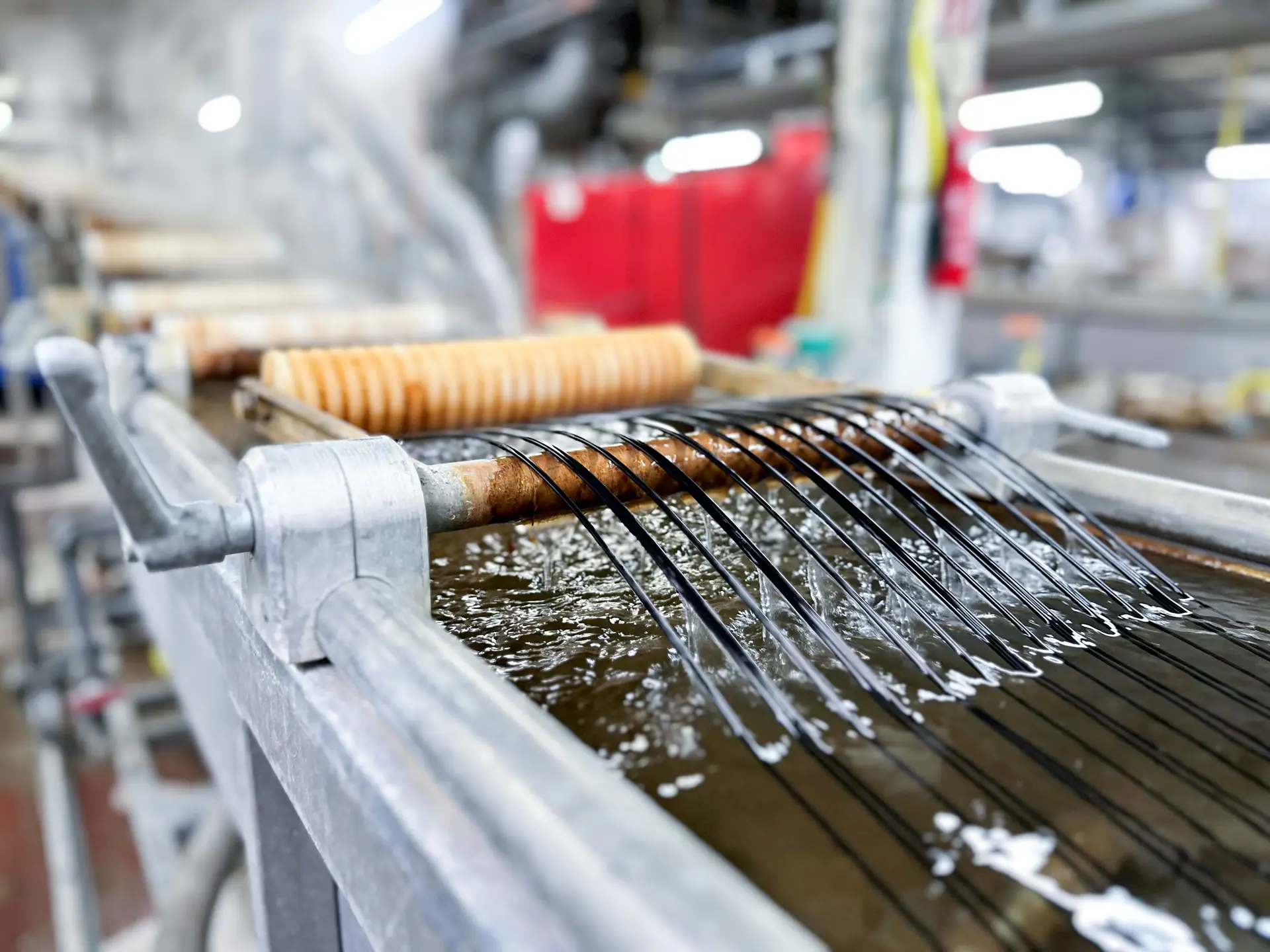 img-header-extrusion