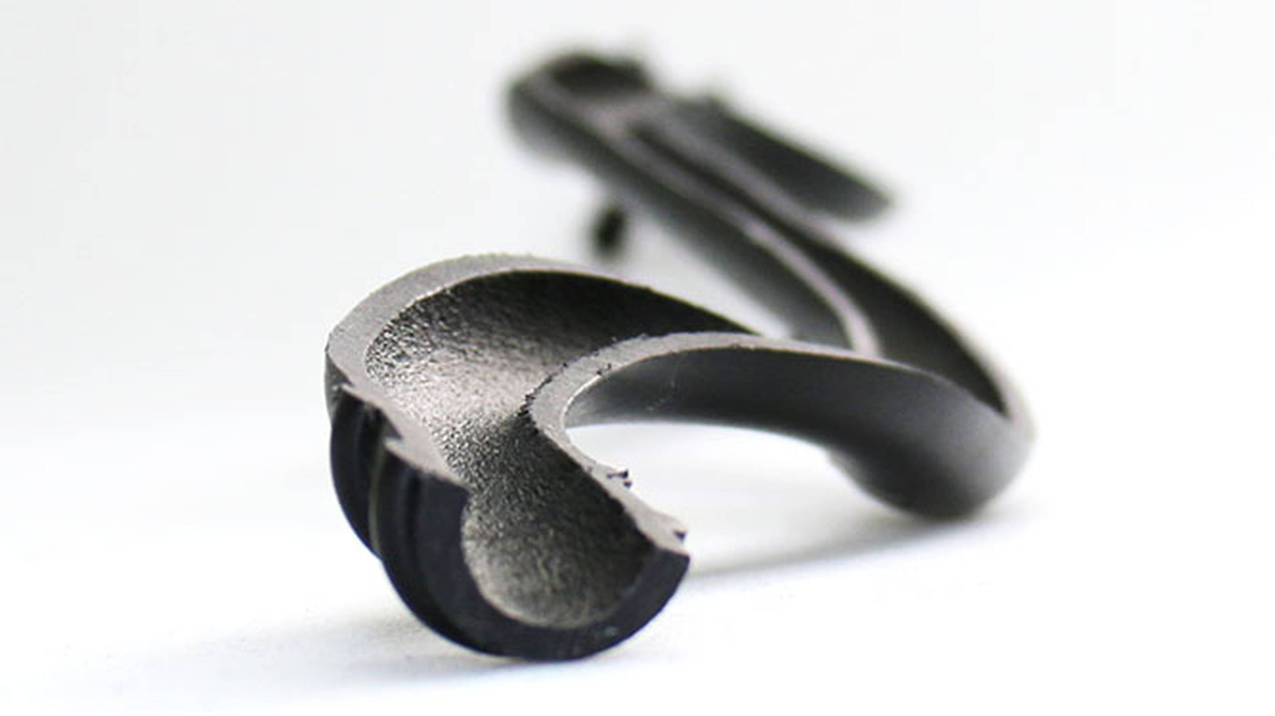 BildText_500x281_Kuehlwasserrohr_PA66PP-Blend