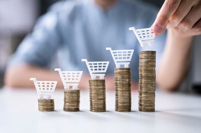 Die Inflation in der EU ist wieder im Steigen begriffen und entfernst sich vom 2-Prozent-Ziel.