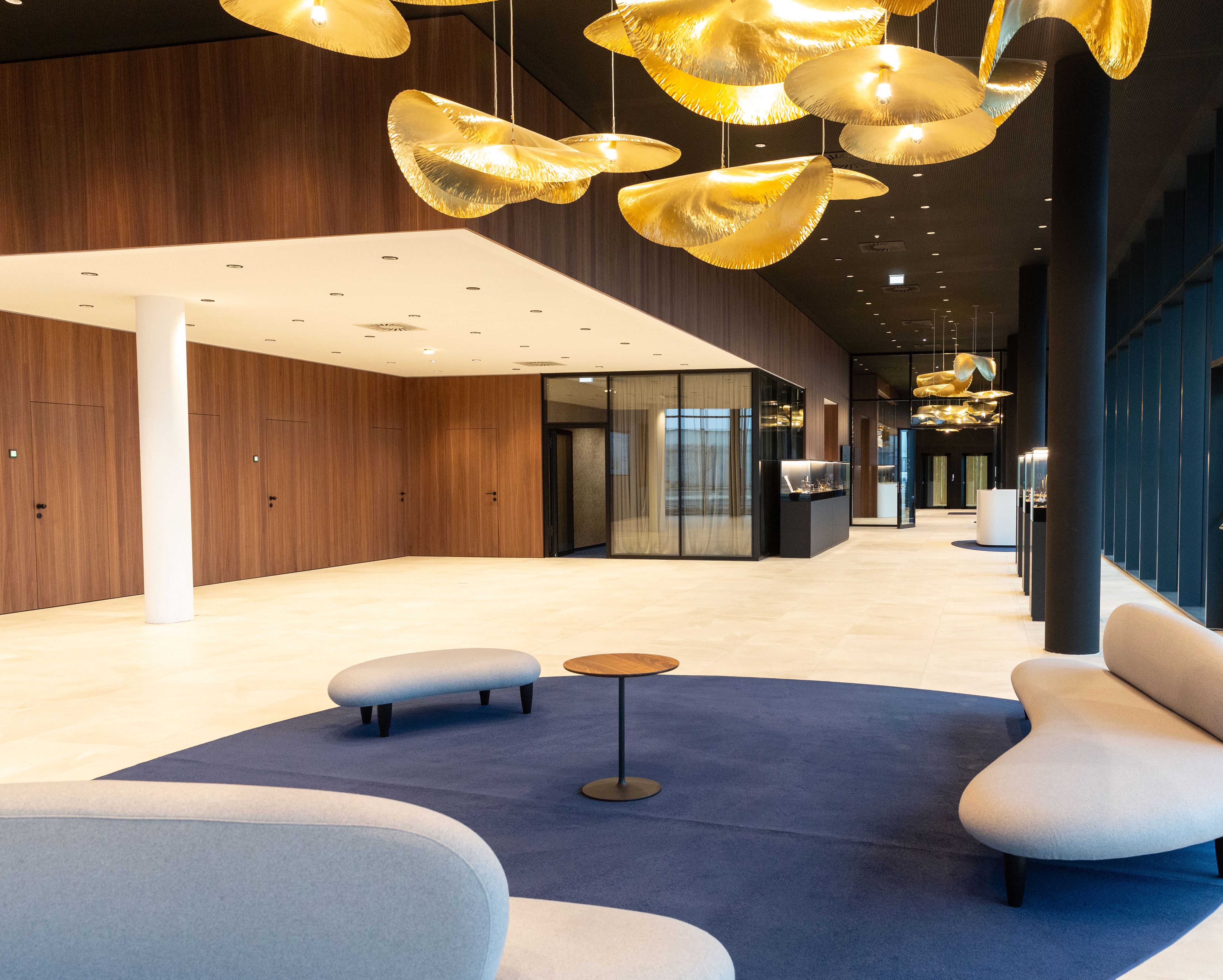 Ein Foto des Wartebereichs der Filiale in Korneuburg.