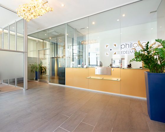 Ein Foto des Empfangsbereichs der Filiale in Wien.