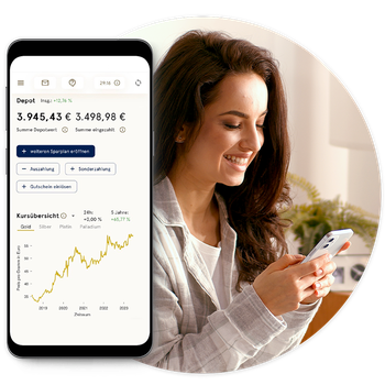Eine junge Frau sieht das Dashboard ihres EDELMETALLSPARPLANs am Smartphone.