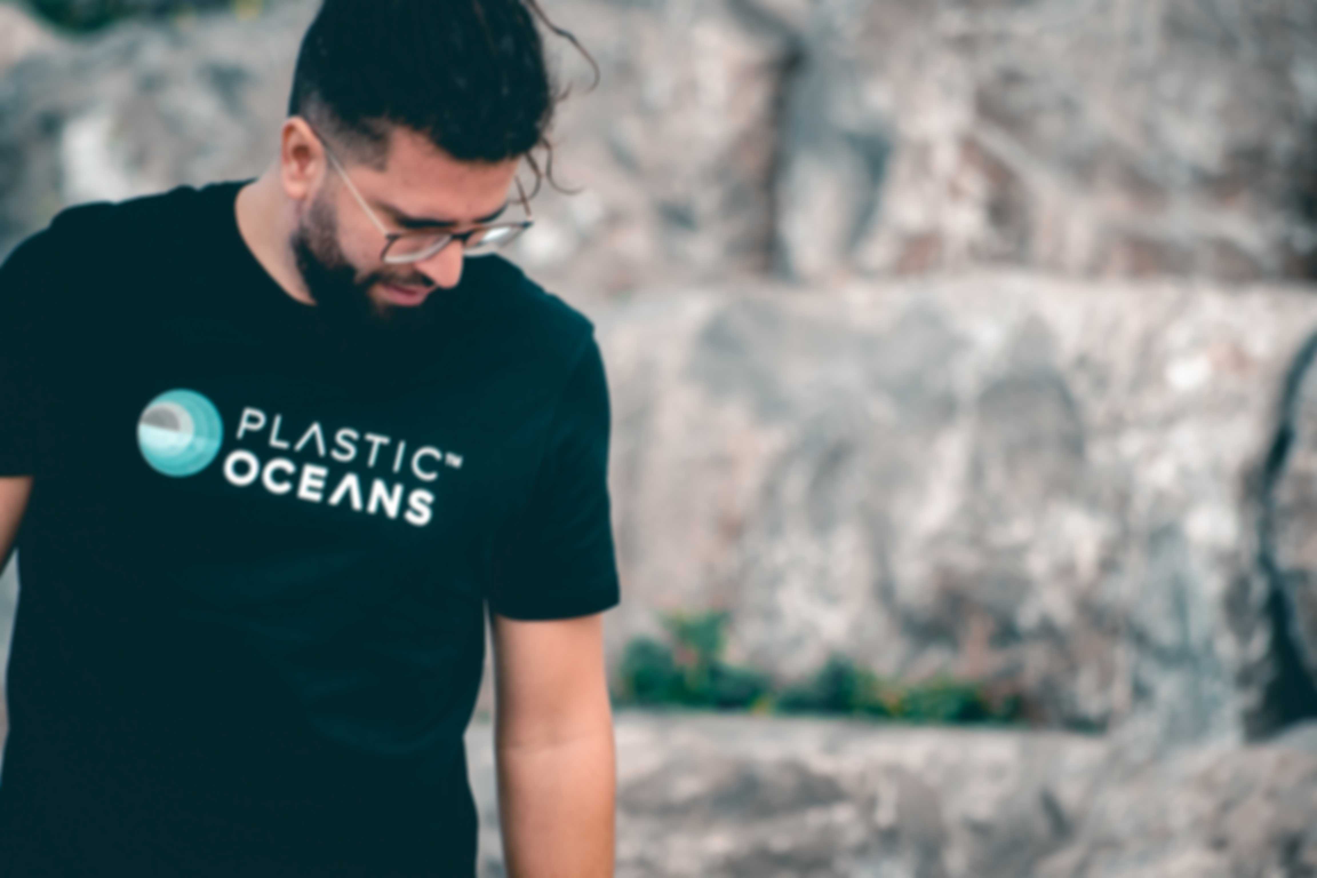 Plastic Oceans Clean up crew