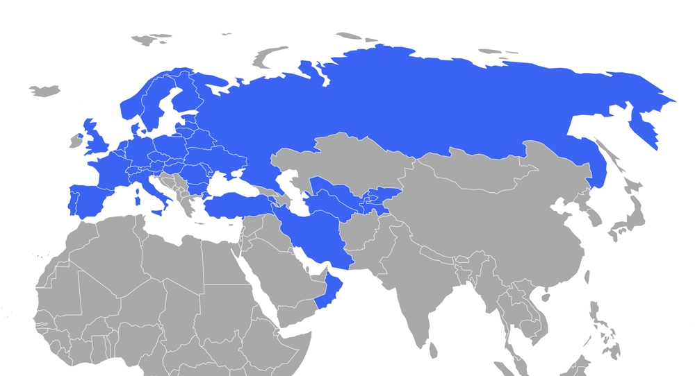 Mapa que resalta en azul Europa, partes de Asia y Oriente Medio en relación con la adopción del eCMR, mientras que el resto de regiones aparece en gris.