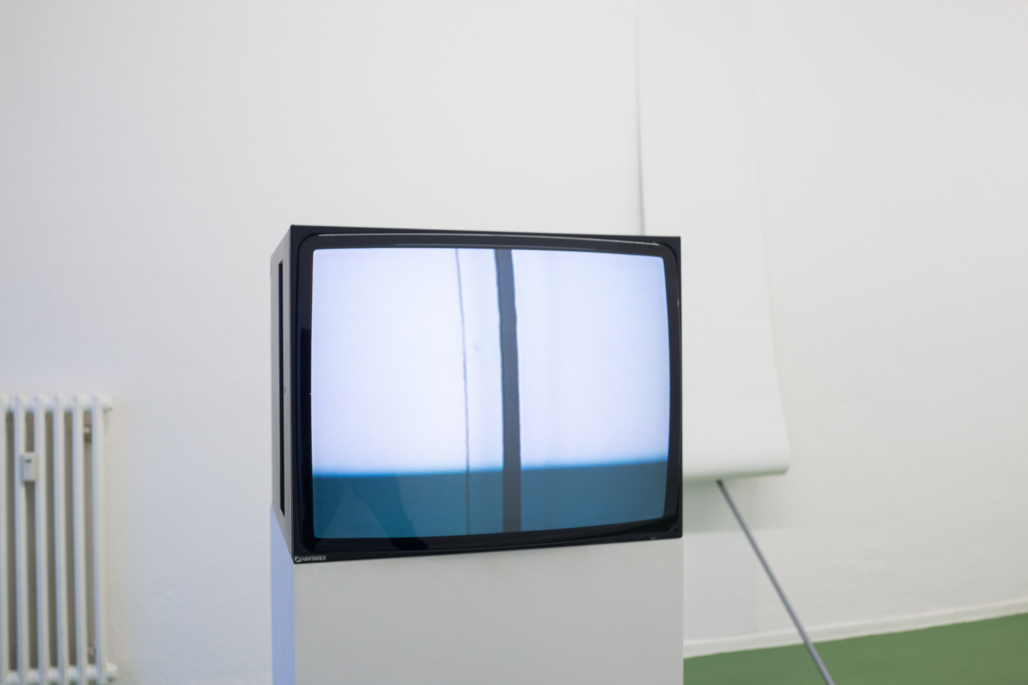 Sean Snyder, Arriving and Transferring Passengers, FFM Airport, 1997. Video (colour, sound), 59 min. 35sec. (Photo: Between Bridges)