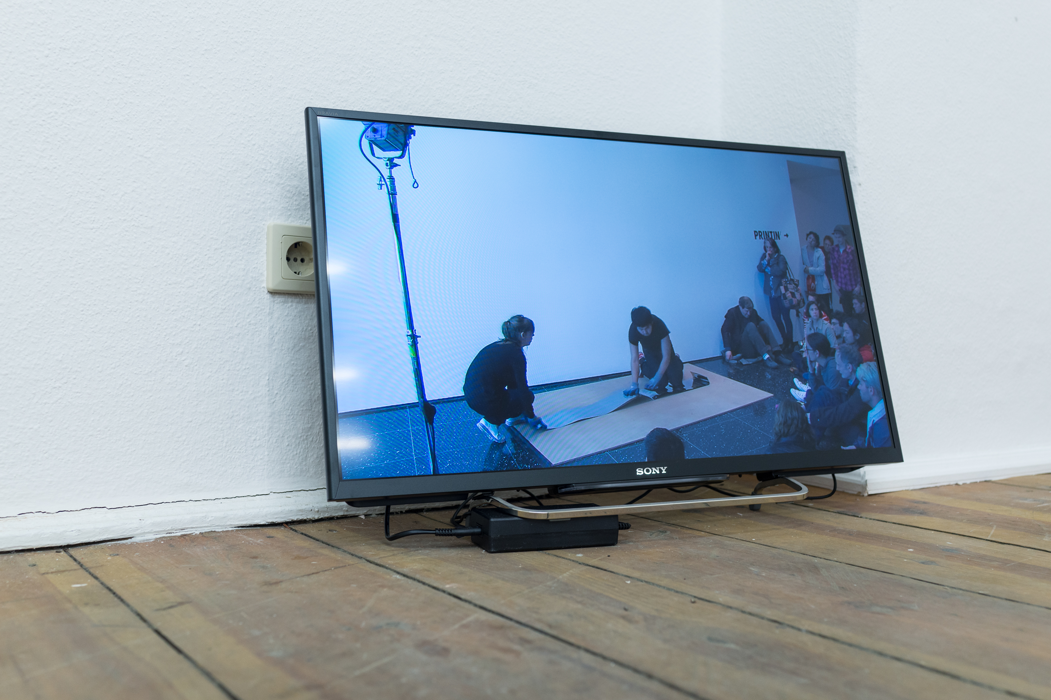 Ei Arakawa & Nora Schultz, Video Documentation of Countdown Performance, Moma, New York, 2011. Video (colour, sound), 11 min. 30 sec., loop. (Photo: Between Bridges)