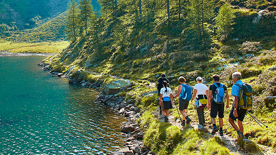 Gruppe beim Bergwandern