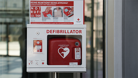 Defibrillator