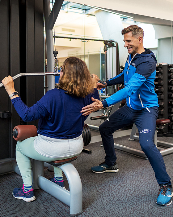 UNIQA VitalCoach Training im Fitnessstudio - Rückenfit
