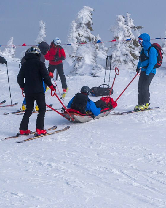 Bergrettung beim Skiunfall