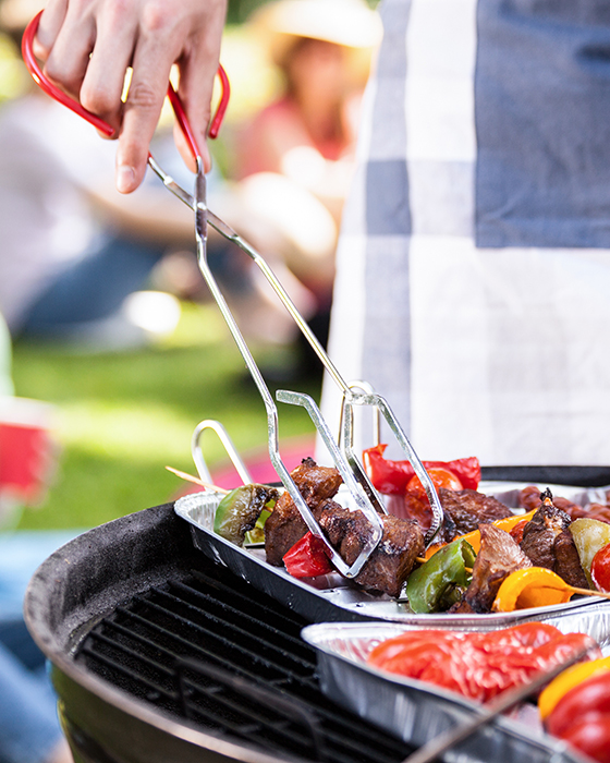 Gegrilltes auf einer Grilltasse