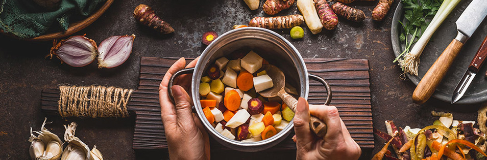 Topf mit leckerem Herbstgemüse