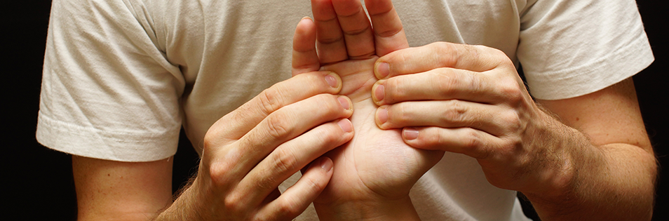 Handfläche wird behandelt