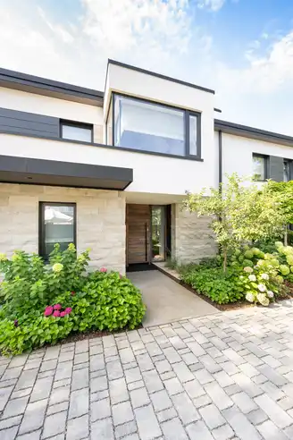 Eingangstür aus Holz in München