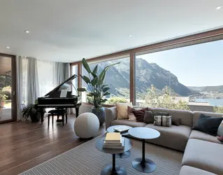 Sachgemäße Reinigung von Holz-Alu-Fenstern: Unterschiede zur Reinigung von Kunststofffenstern