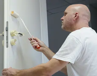 Türen streichen – Wie Sie am besten vorgehen