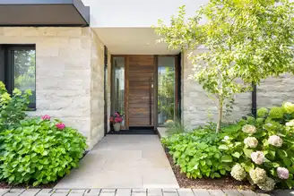 Eingangstür aus Holz in München