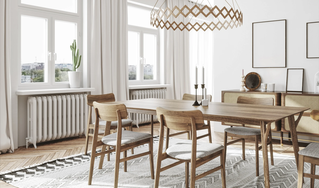 Moderner Essbereich mit Kunststoff-Aluminium-Fenstern und stilvoller Einrichtung