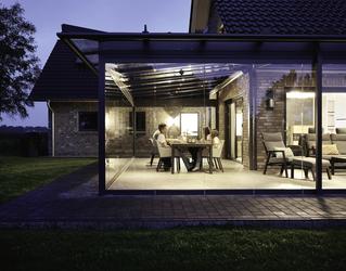  Terrassendächer und Outdoor Wohnkultur: Die perfekte Kombination mit Glasschiebeelementen