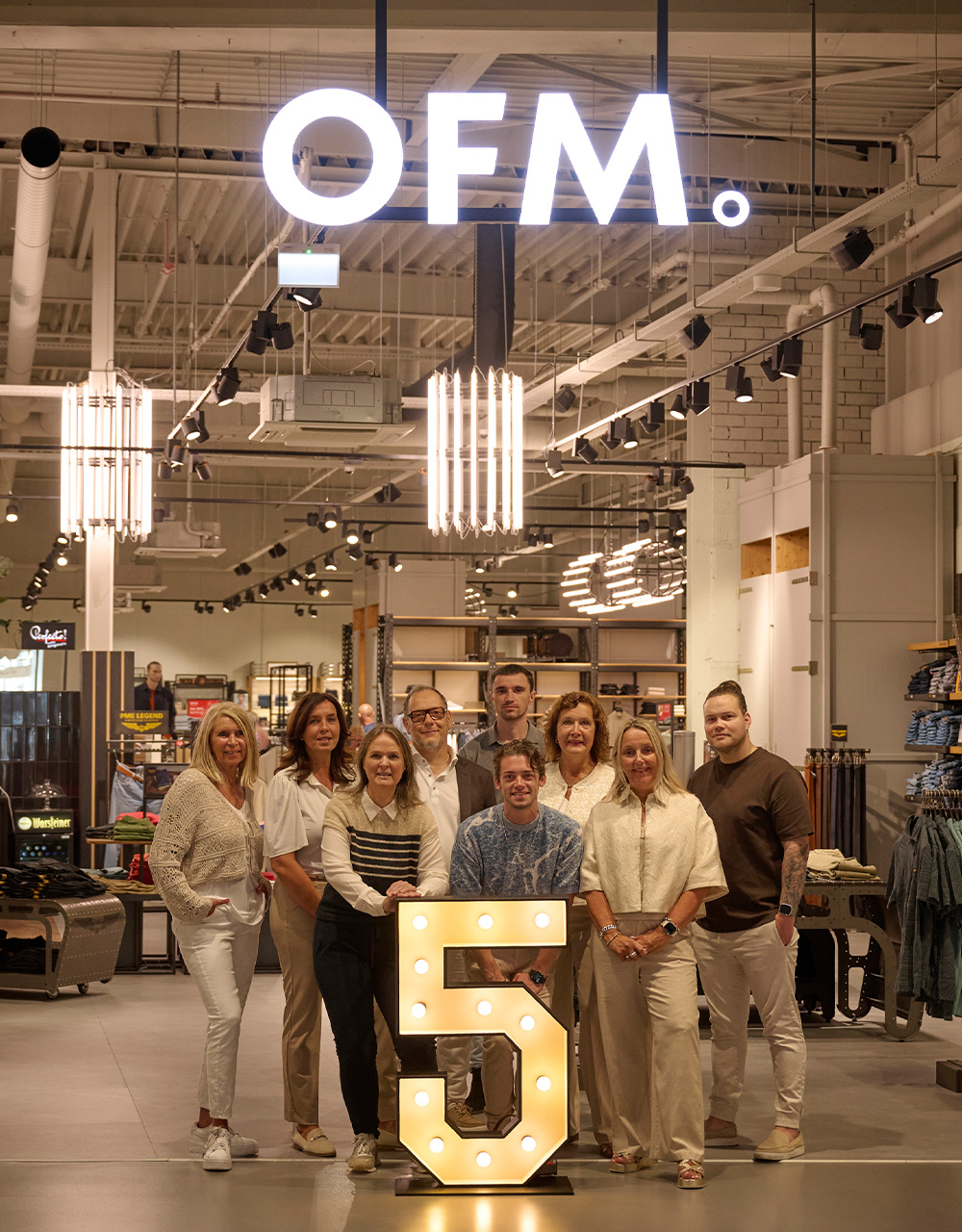 Winkel van OFM. beek met 5 jaar jubileum