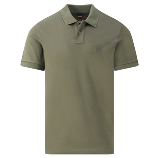 Close up van groene Boss polo