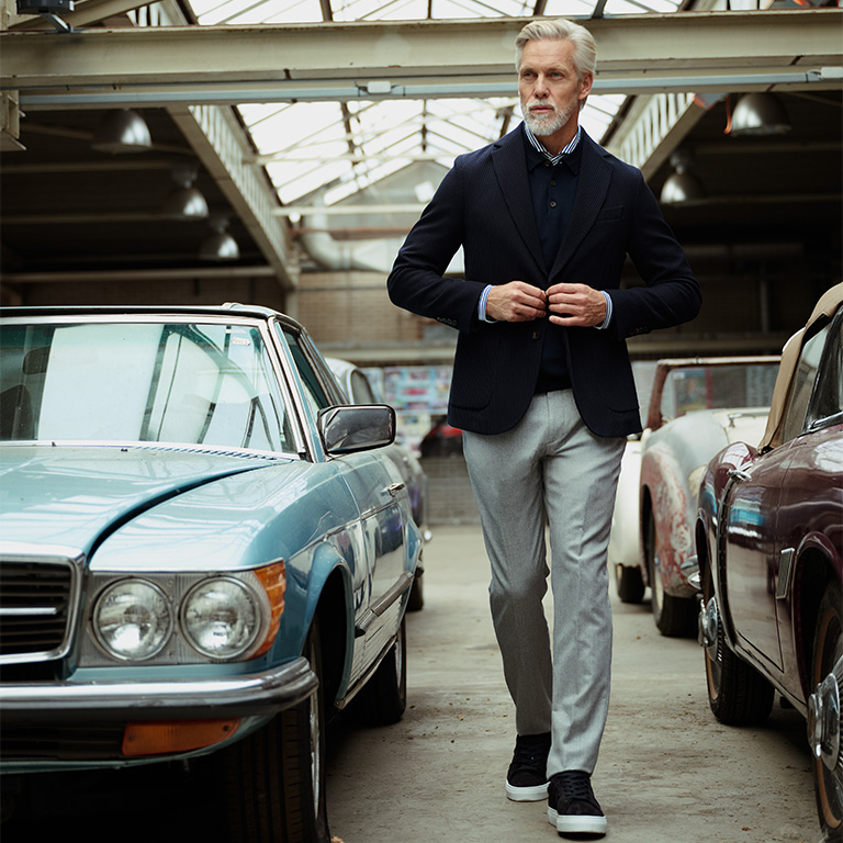 model lopend door auto's