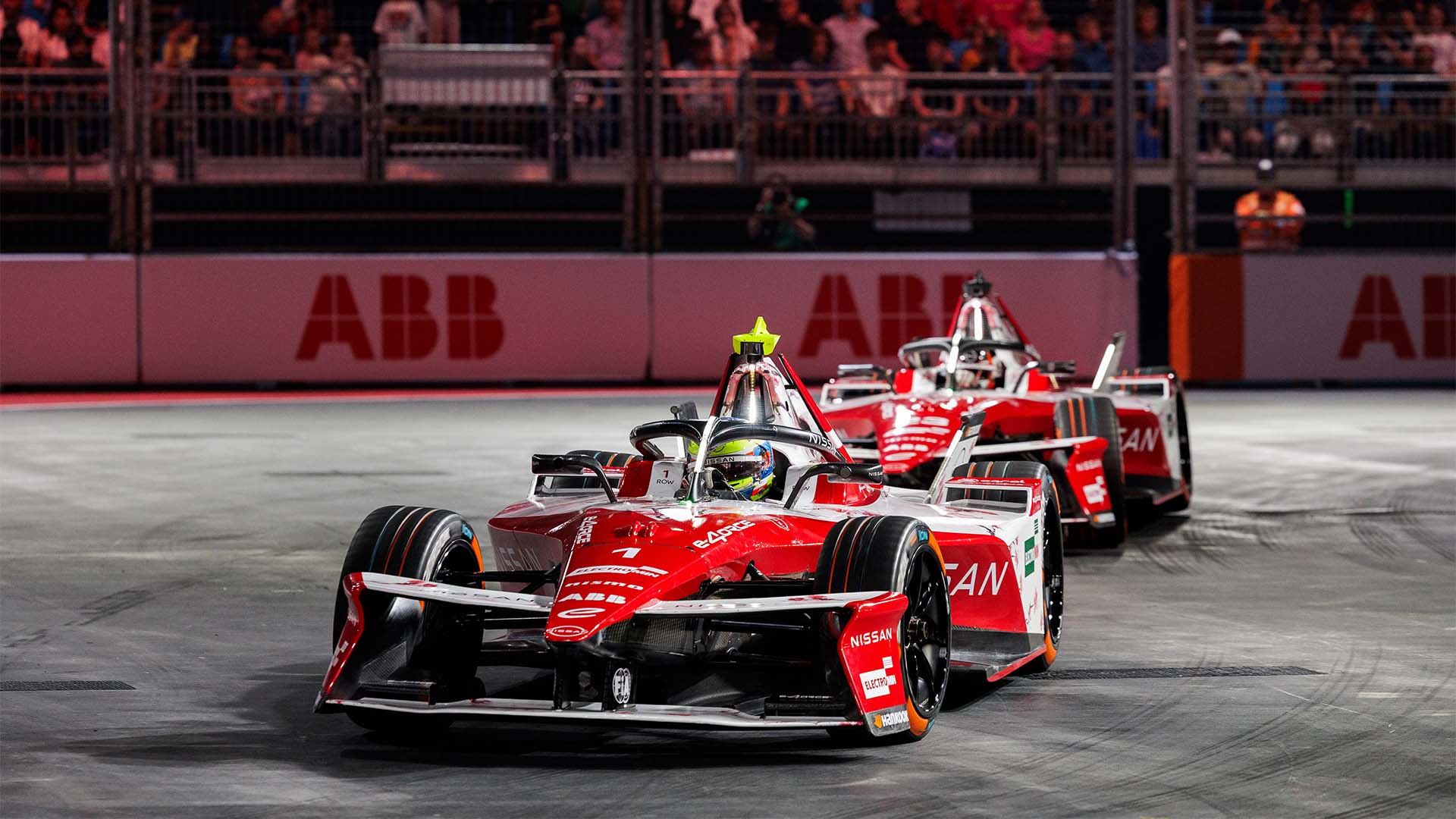 Oliver Rowland leads Norman Nato in the London E-Prix