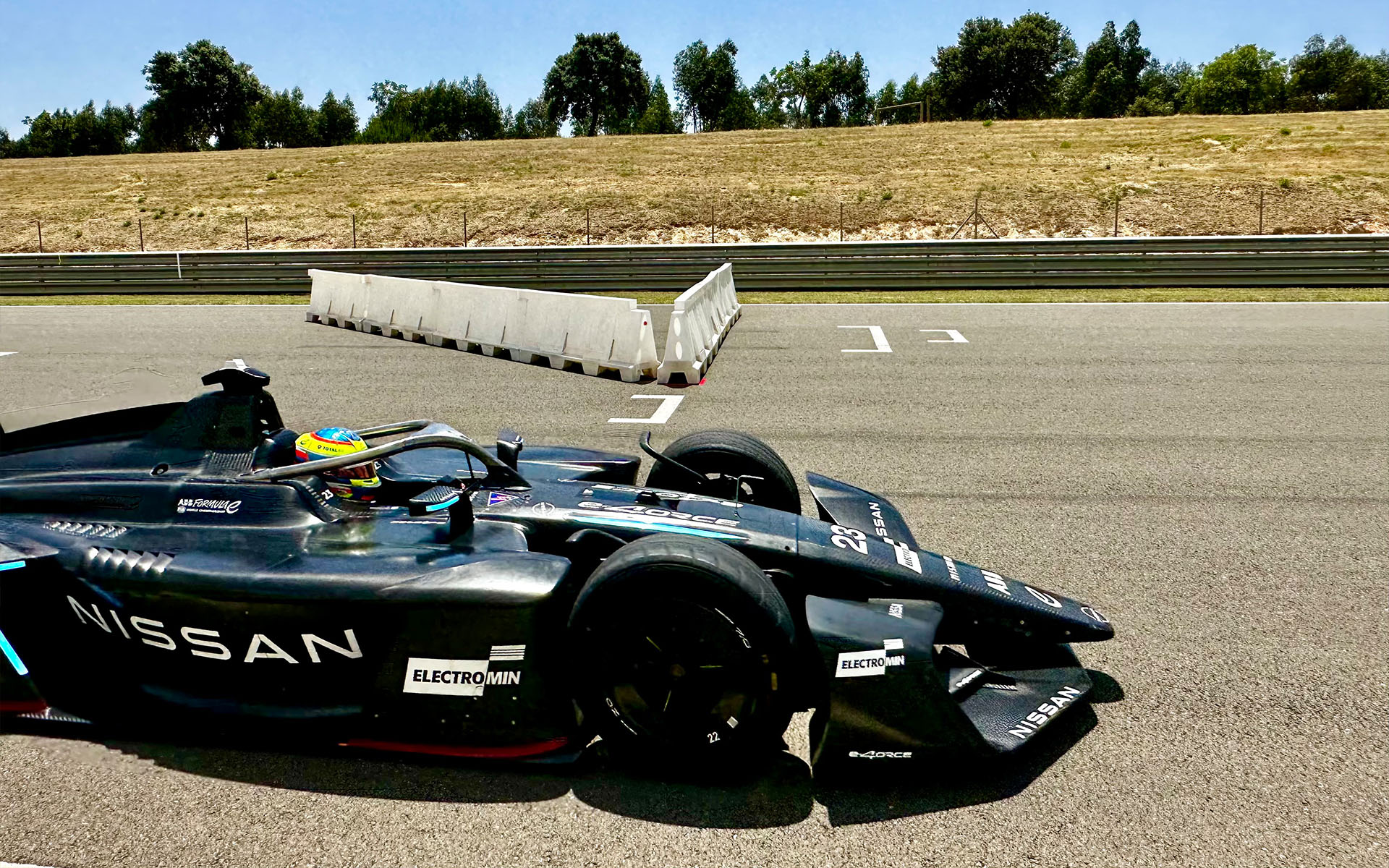 Oliver Rowland on track in the GEN4 car