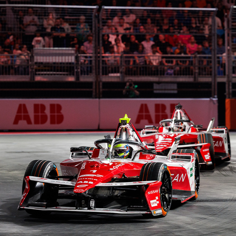 Oliver Rowland leads Norman Nato in the London E-Prix