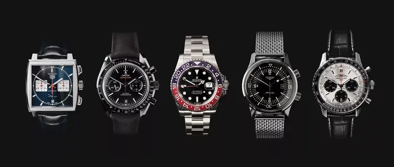 Fünf Luxusuhren mit verschiedenen Designs und Armbändern vor einem schwarzen Hintergrund.