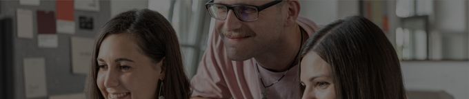 Mitarbeiter der Agentur arbeiten am UX/UI Design