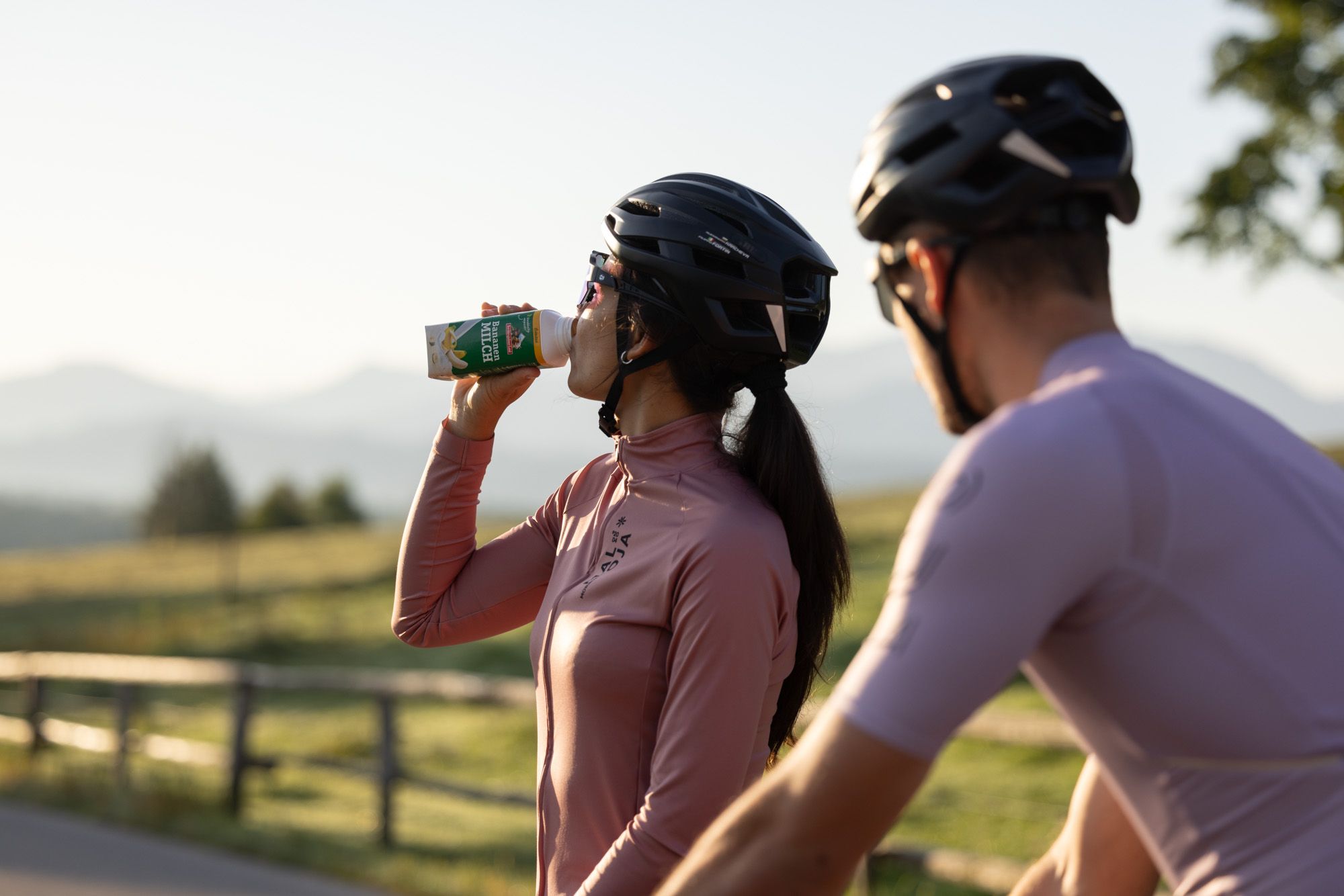 zwei Radfahrer im Shooting