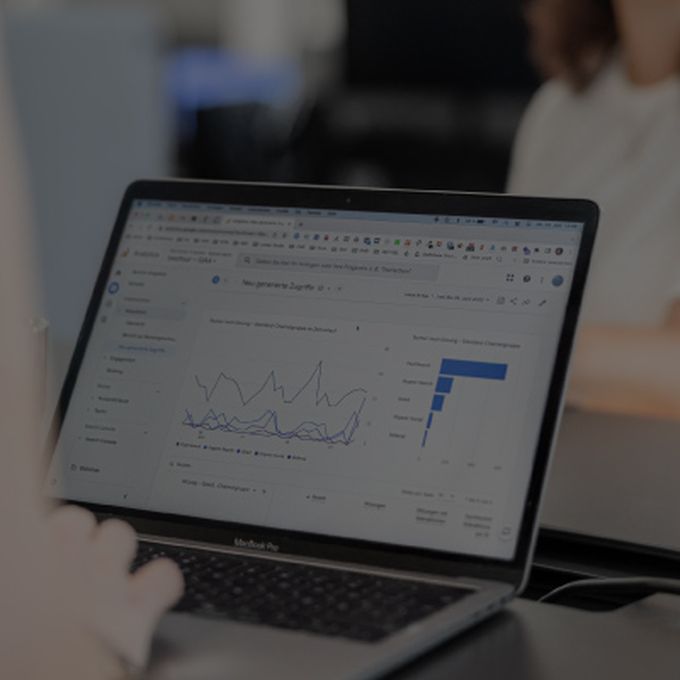 ein Bildschirm zeigt Analysen für ein Webseiten-Tracking