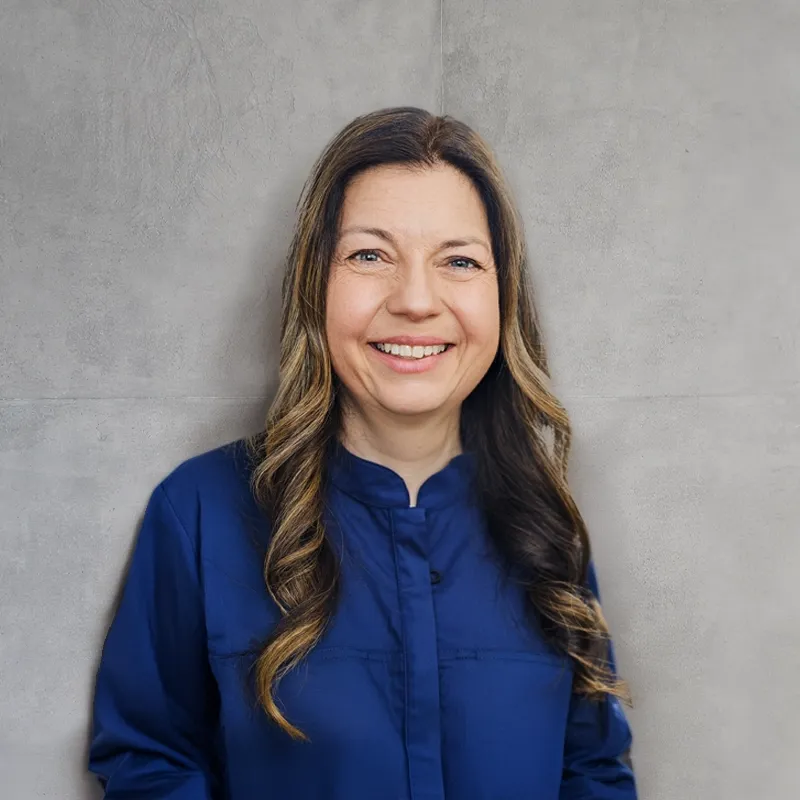 Portraitbild der Smile Eyes Augenärztin Dr. med. Mira Grigat aus Münster.